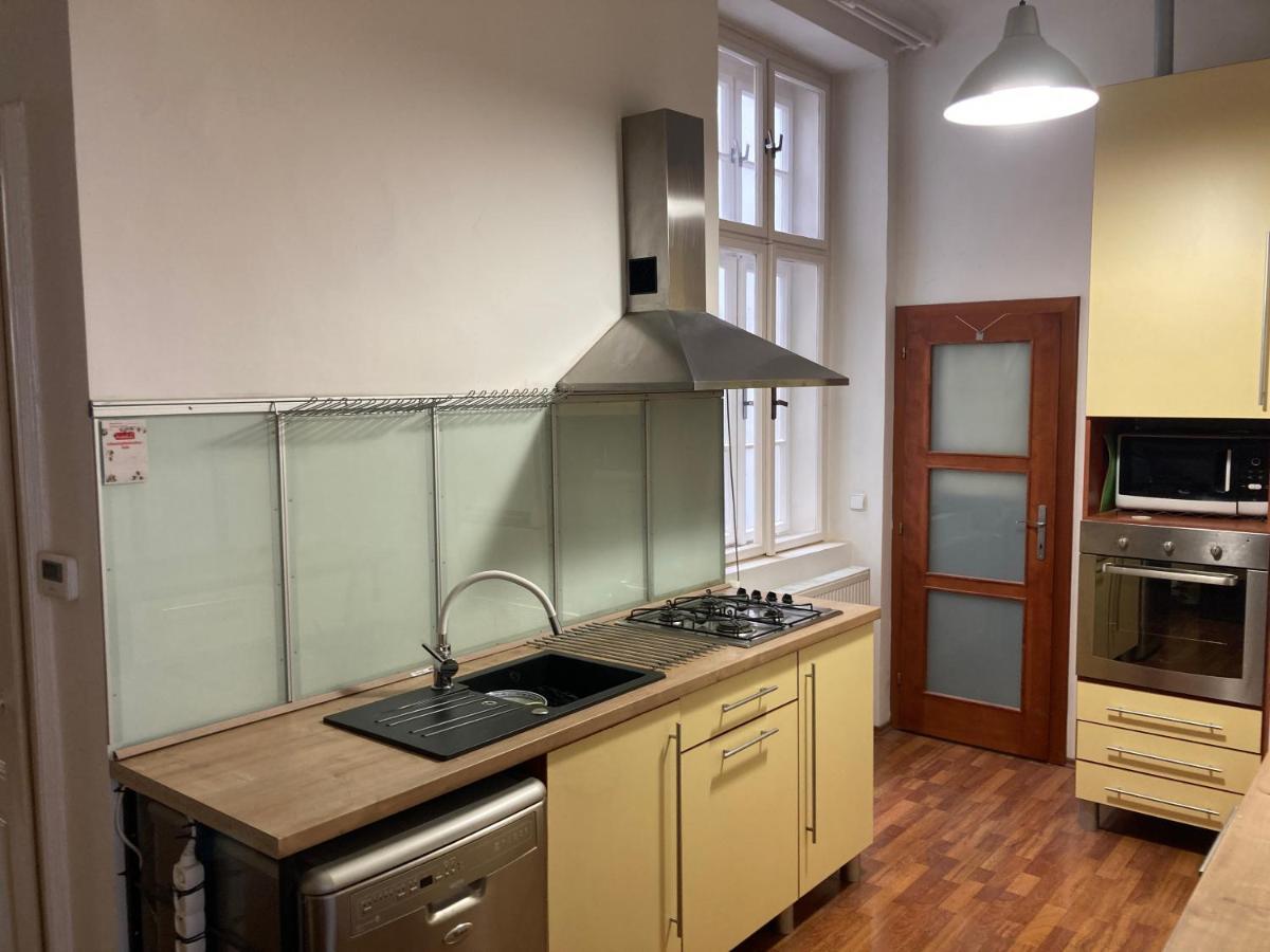 Downtown 3 Bdr Charm - Walk To All Attractions Μπρατισλάβα Εξωτερικό φωτογραφία