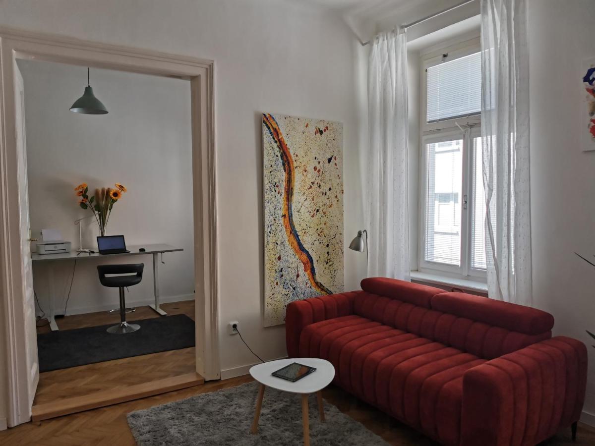 Downtown 3 Bdr Charm - Walk To All Attractions Μπρατισλάβα Εξωτερικό φωτογραφία
